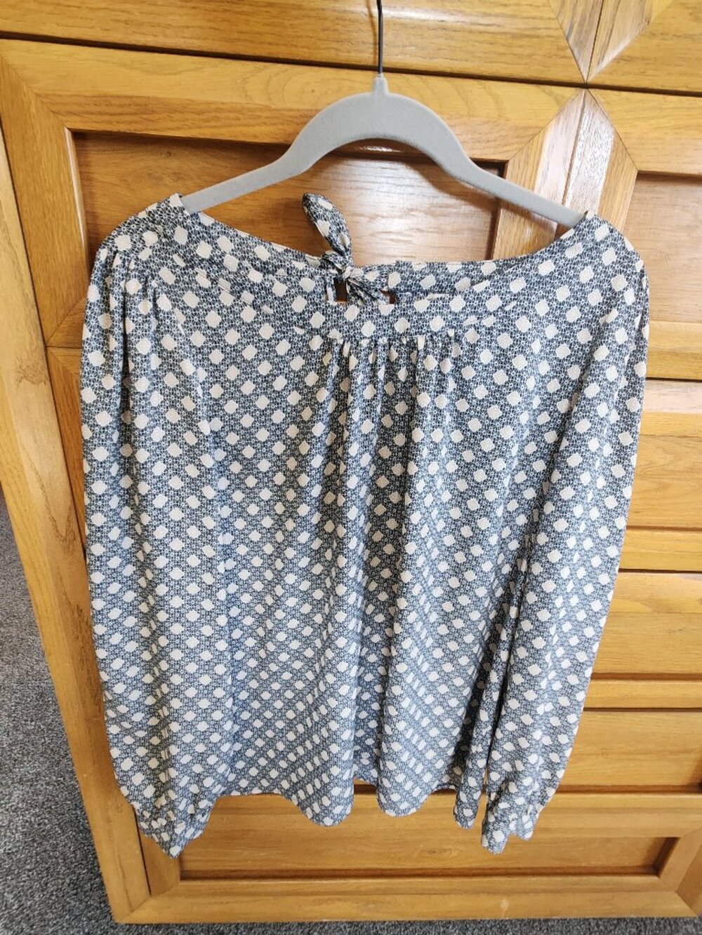 Loft | Loft Gray Geometric Long Sleeve Tie Neck Blouse | Womens Size Large